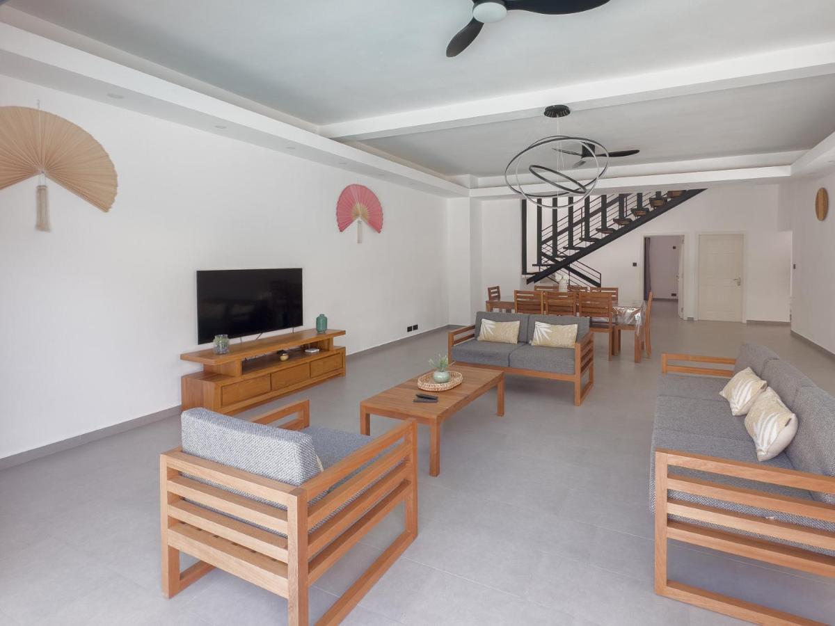 Spacious 4 Bedrooms Villa With Infinity Pool กรองด์เบย์ ภายนอก รูปภาพ