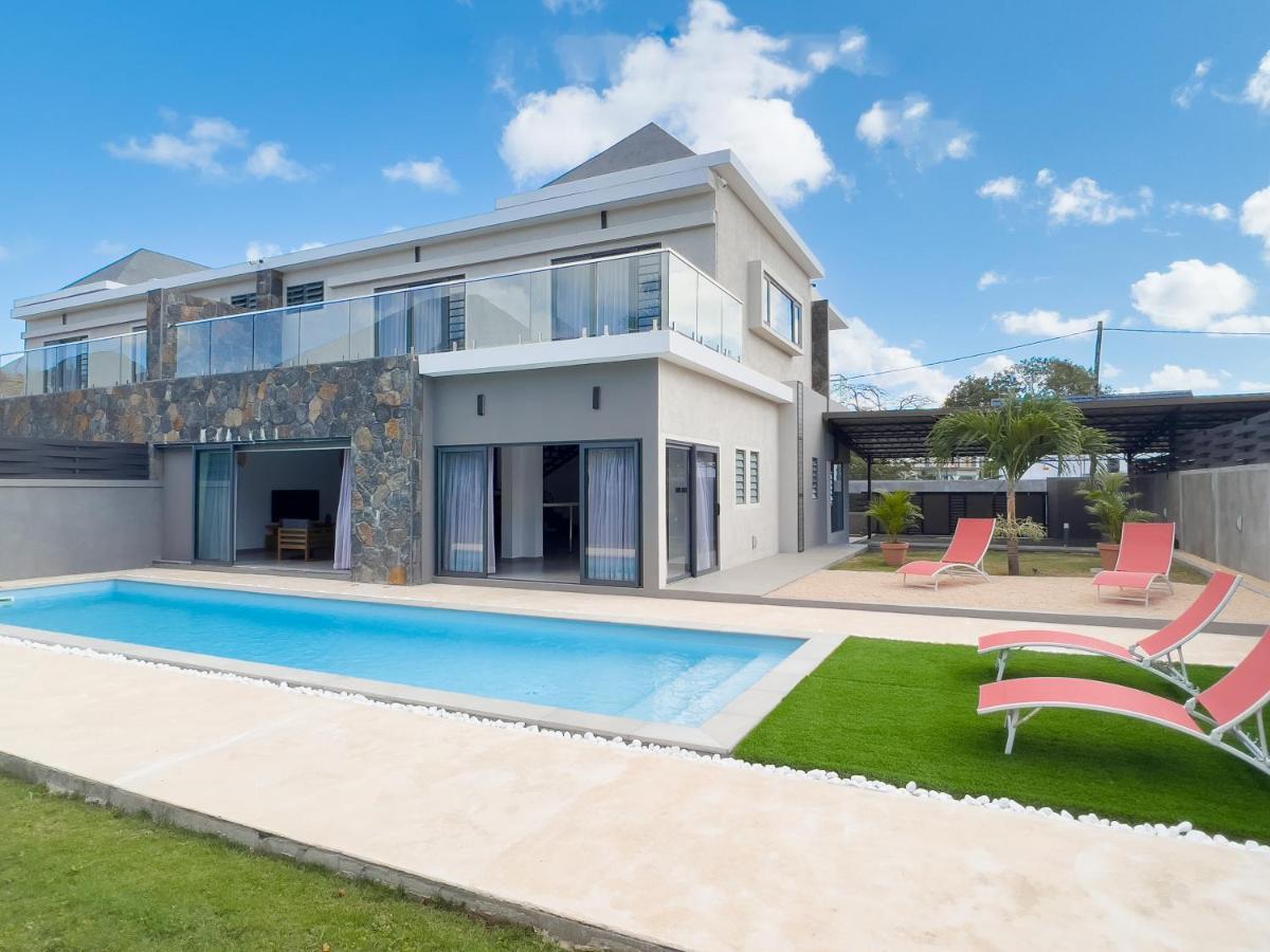 Spacious 4 Bedrooms Villa With Infinity Pool กรองด์เบย์ ภายนอก รูปภาพ