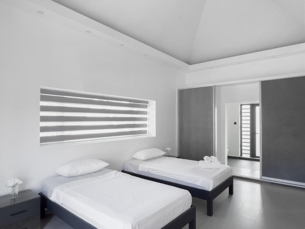 Spacious 4 Bedrooms Villa With Infinity Pool กรองด์เบย์ ภายนอก รูปภาพ